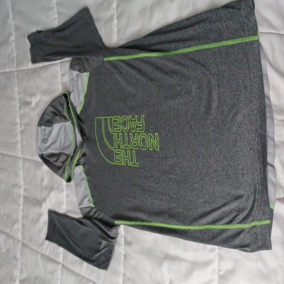 The North Face Other - Boys extra large 18/20 North Face hooded long sleeve shirt